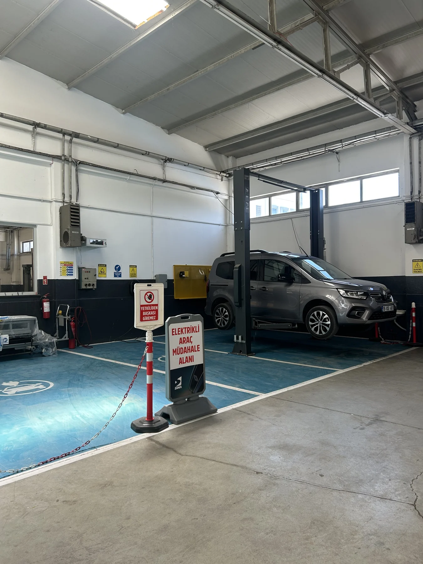 Sima Otomotiv elektrikli araç servis alanı